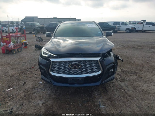 INFINITI Qx Essential Awd