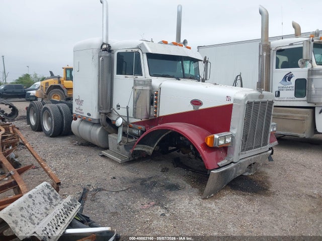 Salvage Peterbilt 379 Image