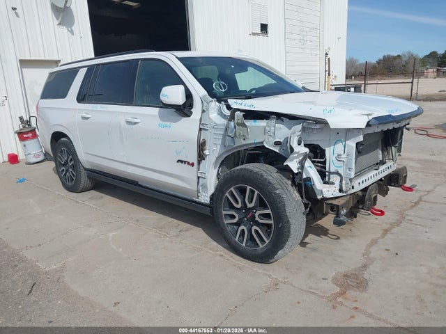 Salvage GMC Yukon Image