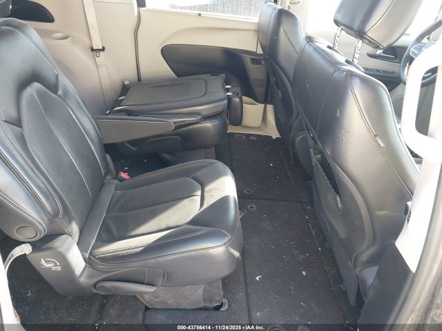 Chrysler Pacifica Touring L