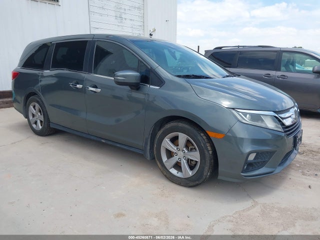 Salvage Honda Odyssey Image