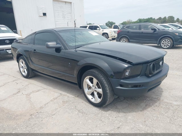Salvage Ford Mustang Image