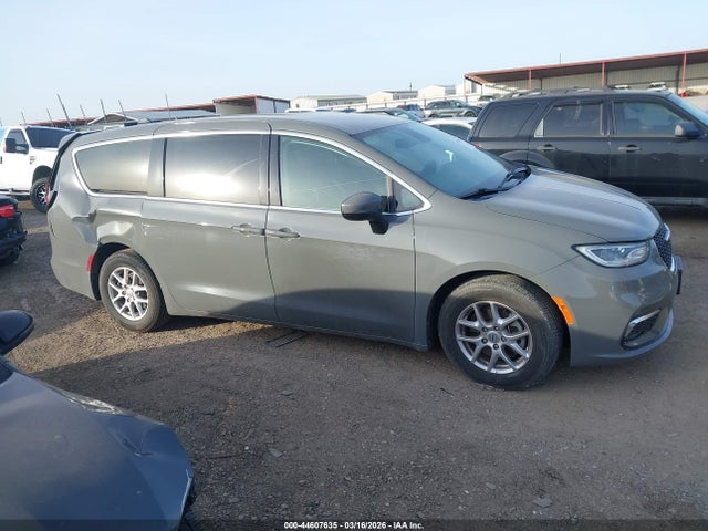 Chrysler Pacifica Touring L