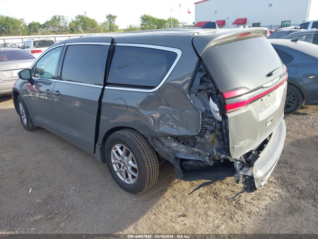 Chrysler Pacifica Touring L