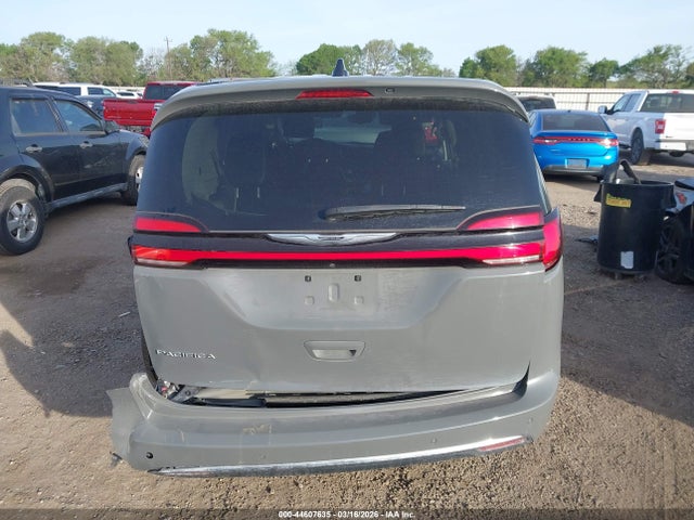 Chrysler Pacifica Touring L