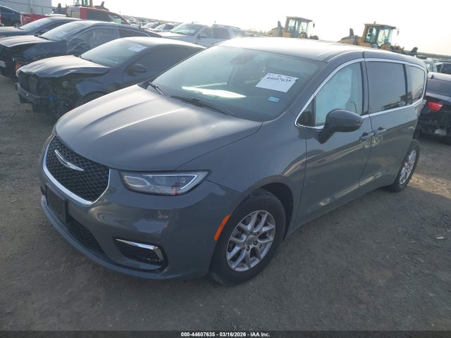 Chrysler Pacifica Touring L