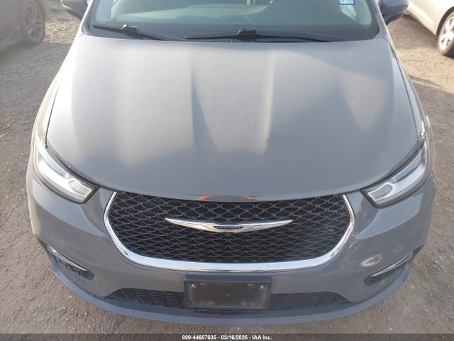 Chrysler Pacifica Touring L