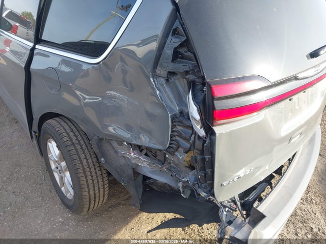 Chrysler Pacifica Touring L