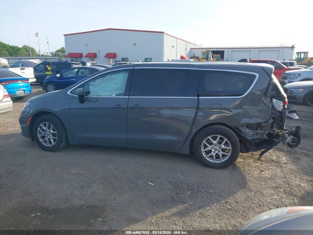 Chrysler Pacifica Touring L