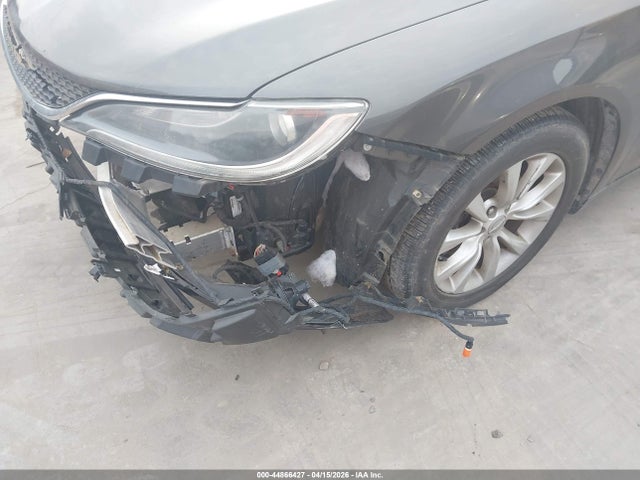 Chrysler 200 C