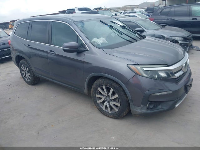 Salvage Honda Pilot Image