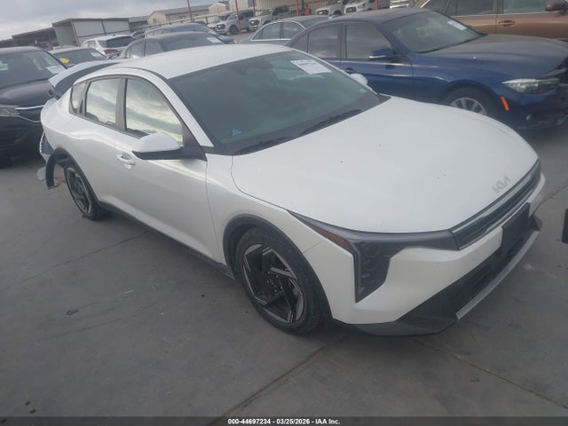 Salvage Kia K4 Image
