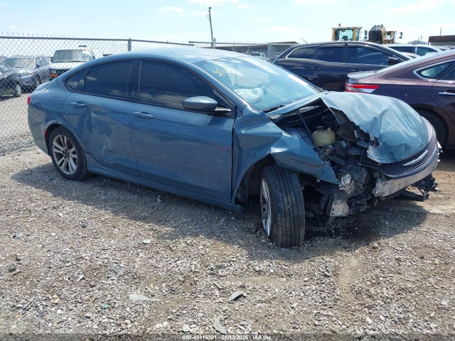 Salvage Chrysler 200 Image
