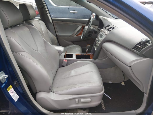 Toyota Camry Xle V6