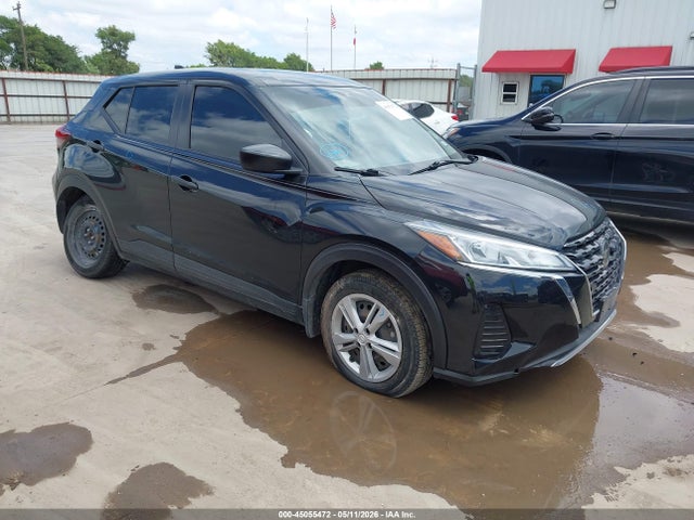 Salvage Nissan Kicks Image