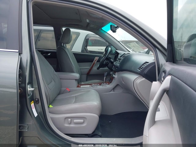 Toyota Highlander Limited V6