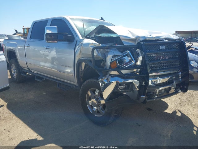 Salvage GMC Sierra 2500 Image