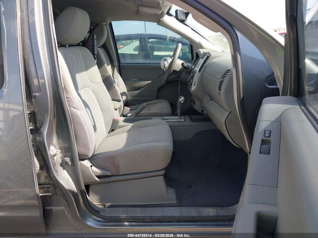Nissan Frontier Sv