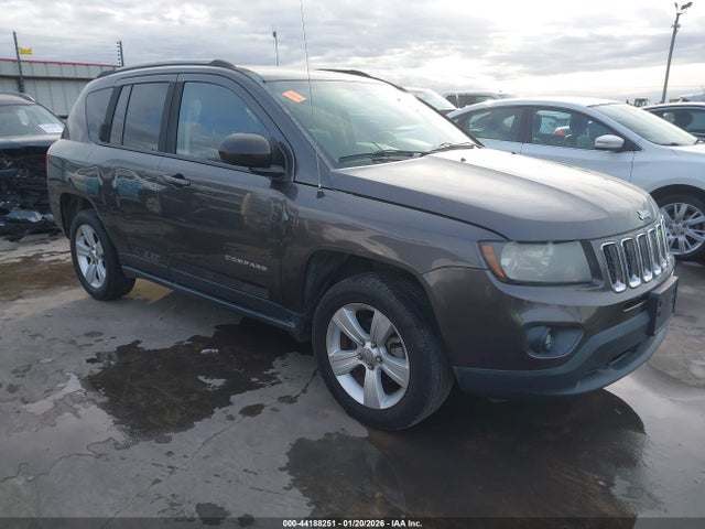 Salvage Jeep Compass Image
