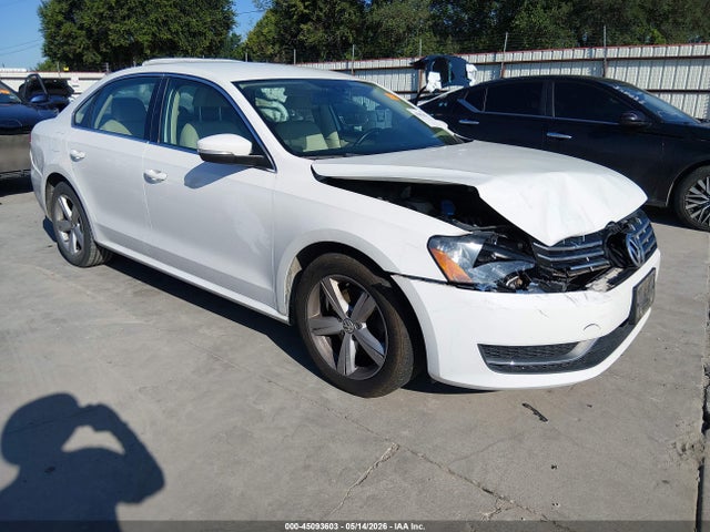 Salvage Volkswagen Passat Image