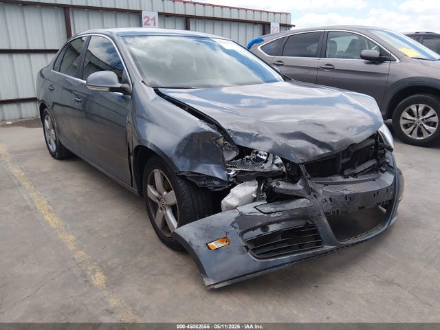 Salvage Volkswagen Jetta Image