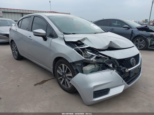 Salvage Nissan Versa Image