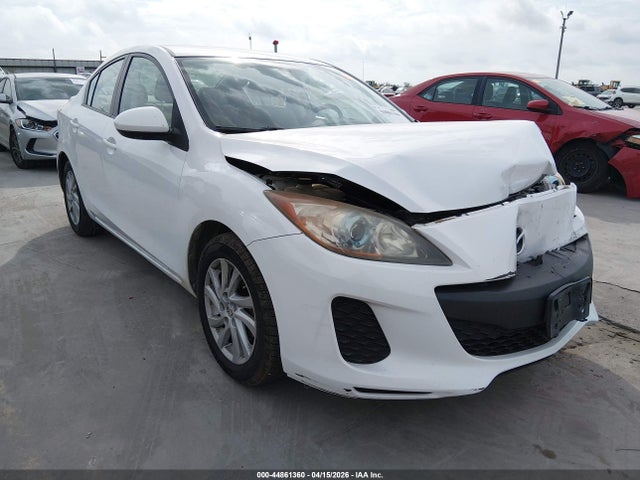 Salvage Mazda Mazda3 Image
