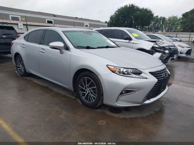 Salvage Lexus Es Image