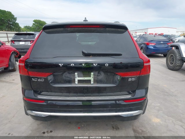 Volvo XC60 B5 Plus Bright Theme