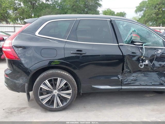 Volvo XC60 B5 Plus Bright Theme