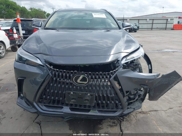 Lexus NX Premium