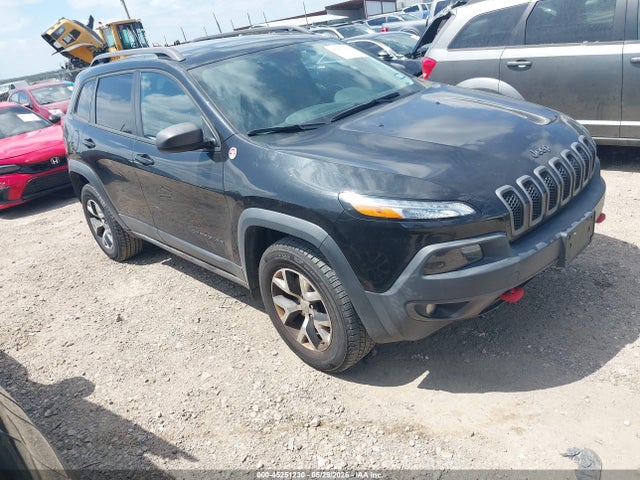 Salvage Jeep Cherokee Image