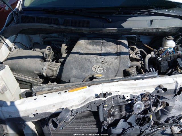 Toyota Sequoia Platinum 5.7l V8