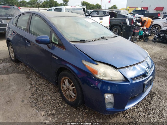 Salvage Toyota Prius Image
