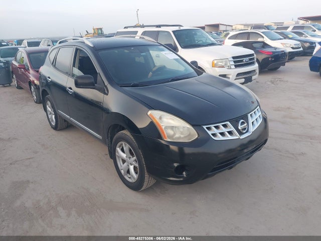 Salvage Nissan Rogue Image