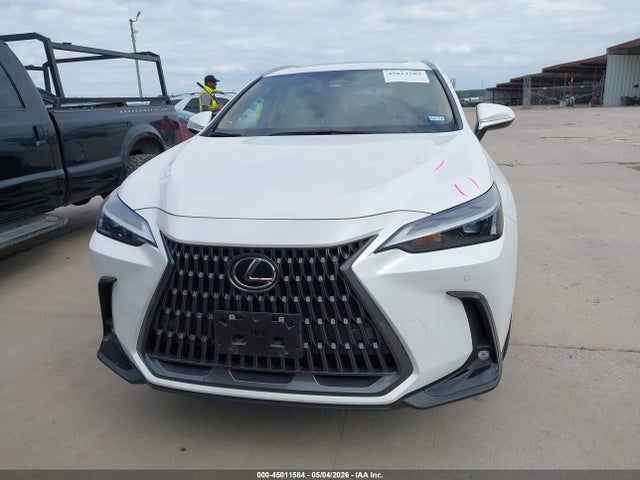 Lexus NX Premium