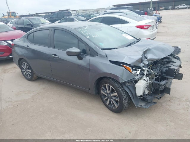 Salvage Nissan Versa Image