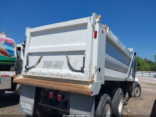 Freightliner 108sd