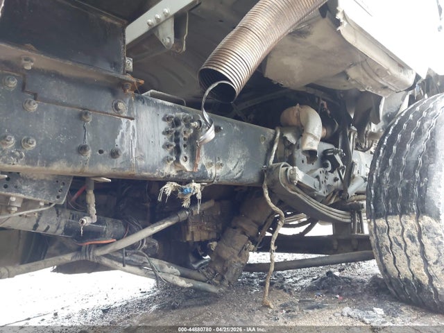 Freightliner 108sd