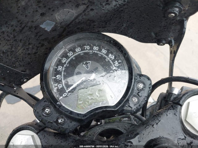 Triumph Bonneville Bobber Black