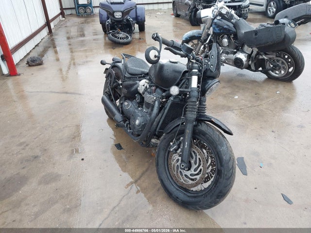 Salvage Triumph Bonneville Image