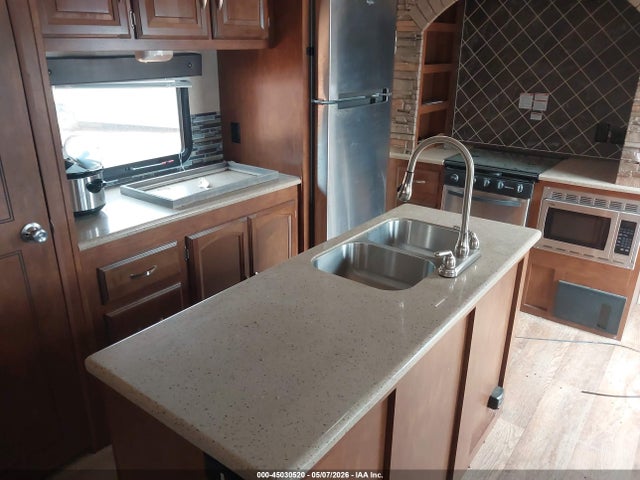 Forest River Wildwood M337bar