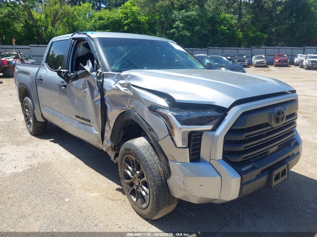 Salvage Toyota Tundra Image