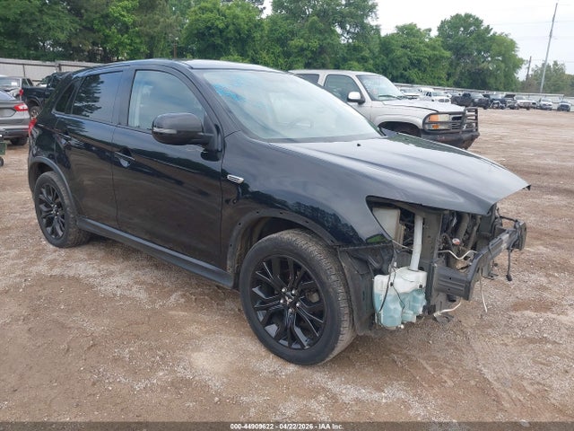 Salvage Mitsubishi Outlander Image