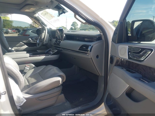 Lincoln Navigator Reserve L