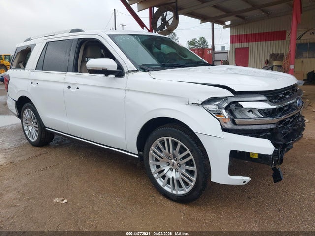 Salvage Ford Expedition Image