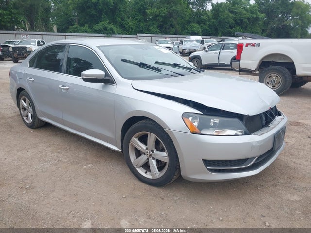 Salvage Volkswagen Passat Image