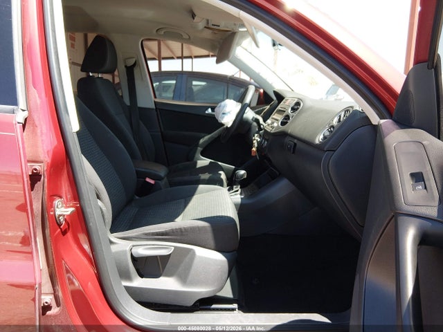 Volkswagen Tiguan S