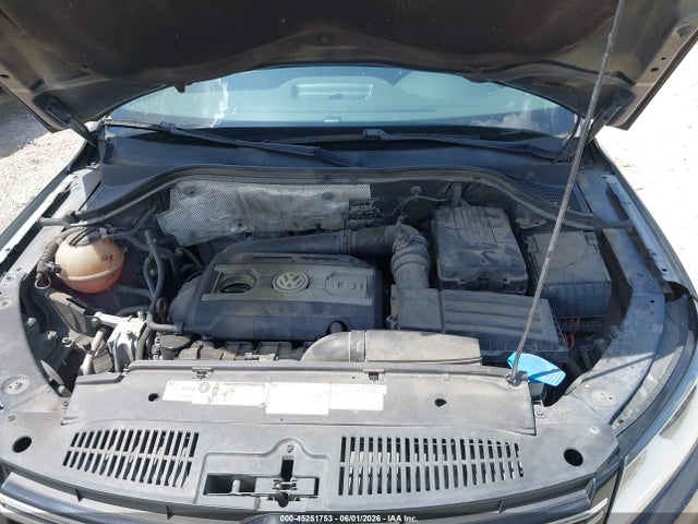 Volkswagen Tiguan S