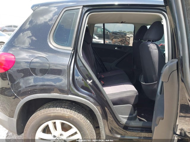Volkswagen Tiguan S